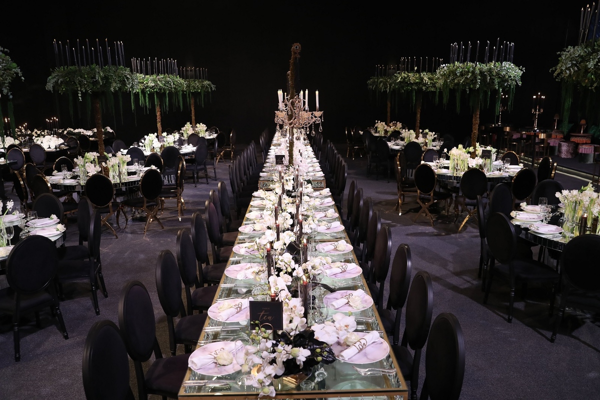 Modern Moody Black Wedding Decor 