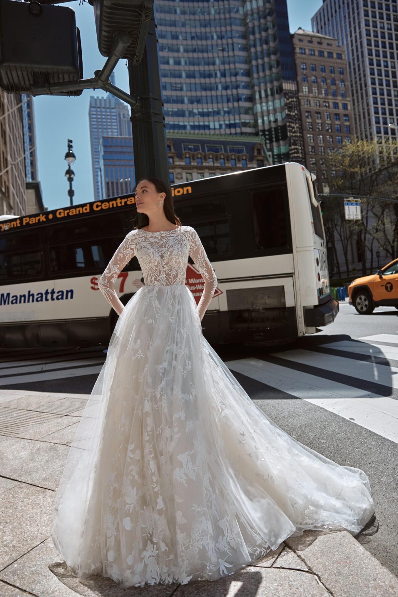 Wona Concept – Fall 2022 – love in the city bridal collection