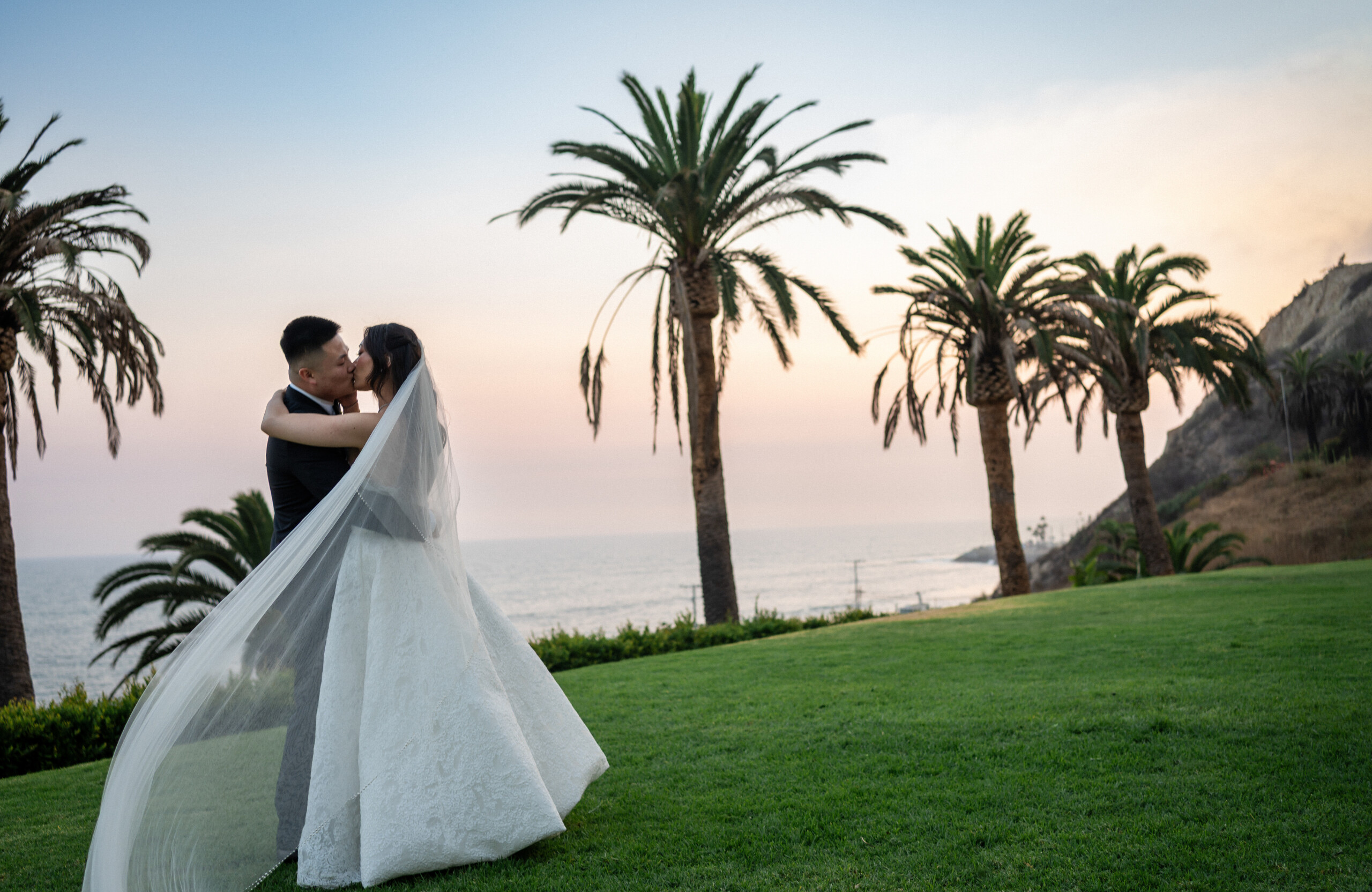 bride and groom in Pacific Palisades with ocean view