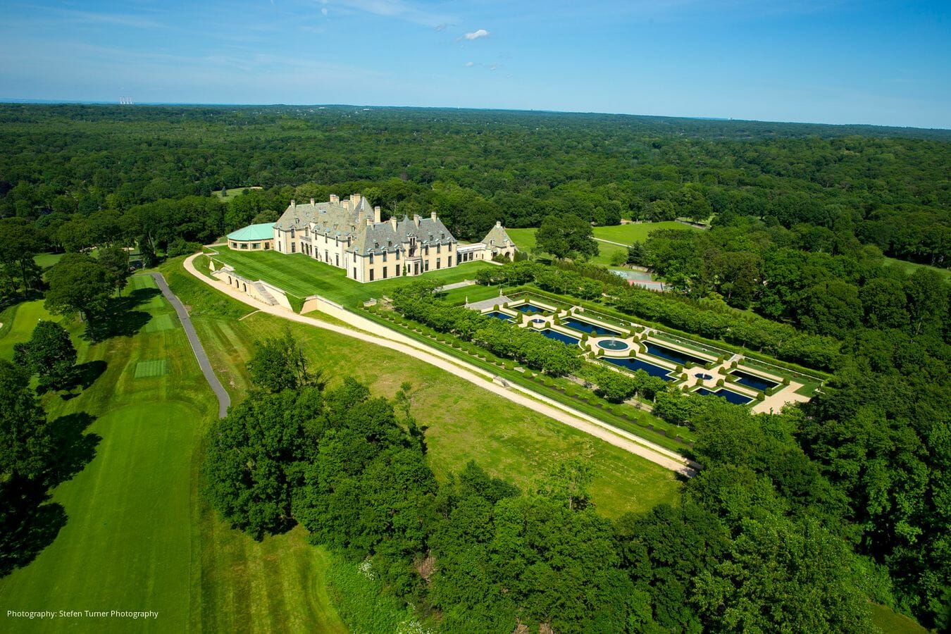oheka_castle_aerial oheka_castle_aerial