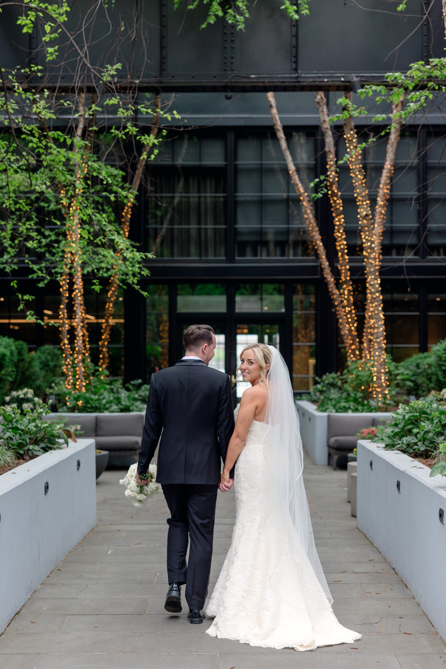 0G4A1065 bride and groom at Pendry Baltimore
