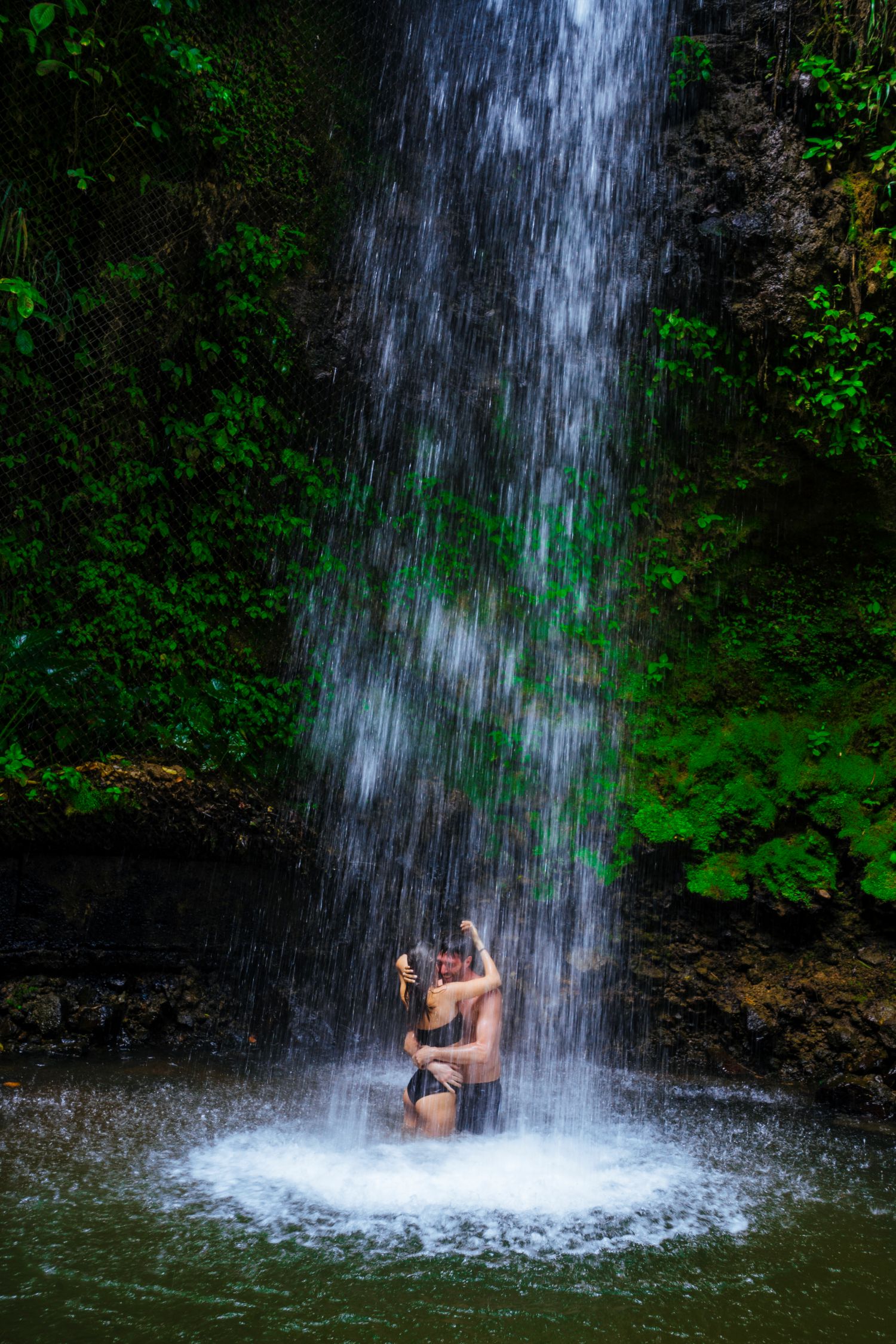 saint-lucia-tourism-couple mud bath saint-lucia-tourism-couple mud bath